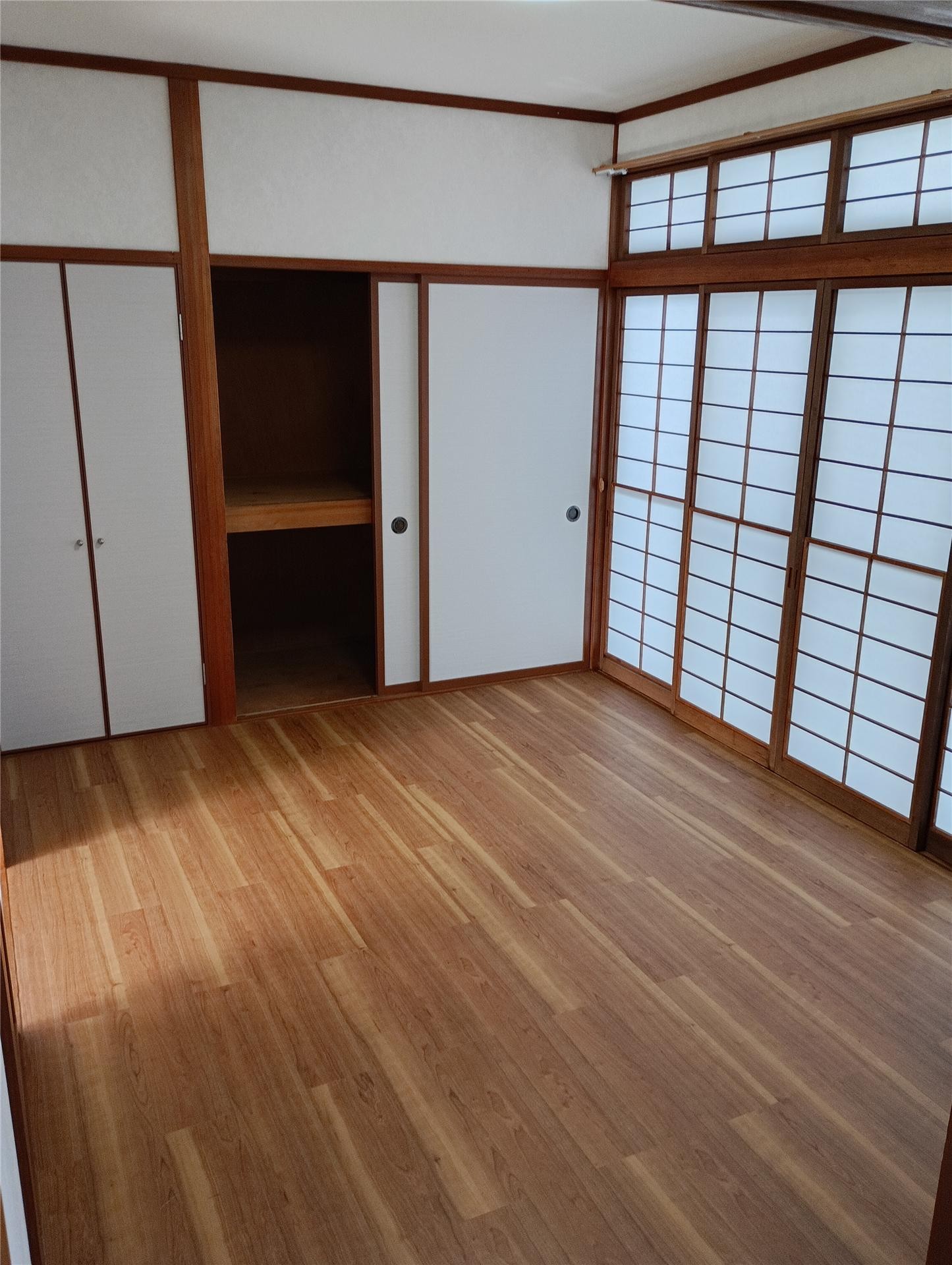 長町戸建て貸家 西棟の居間写真