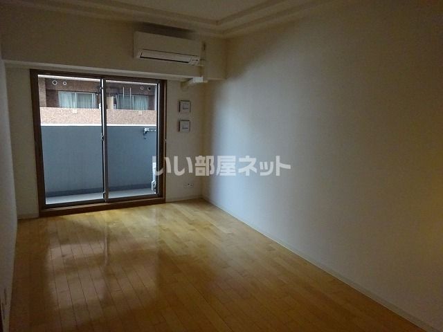 アーバネックス元町通の居間写真