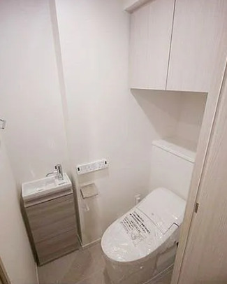東京メトロ日比谷線 人形町駅 徒歩5分 10階建 築2年のトイレ写真