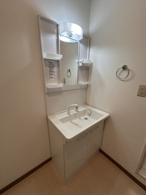 ブリージングタウン百草園 L1の内装写真