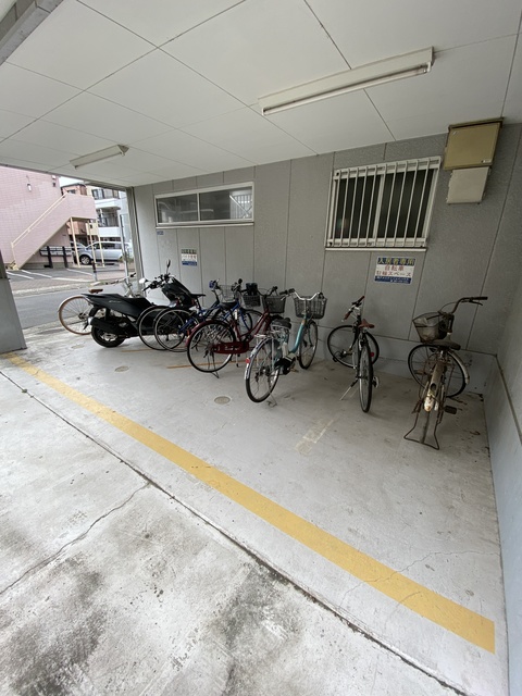 東京メトロ東西線 浦安駅 徒歩13分 3階建 築26年の外観写真