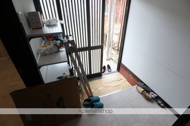 新町戸建の玄関写真
