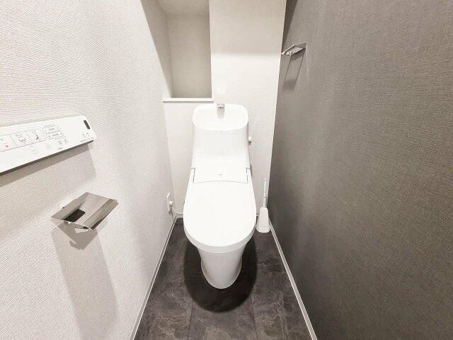 東京メトロ日比谷線 人形町駅 徒歩8分 10階建 築6年のトイレ写真
