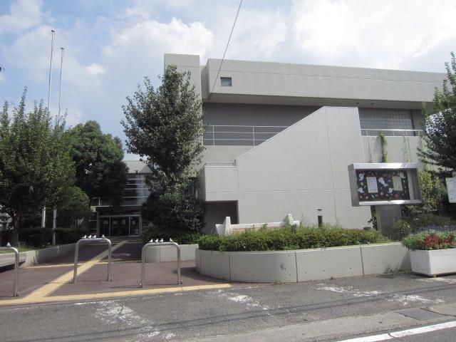 図書館　稲城市立第四図書館（図書館）まで429m
