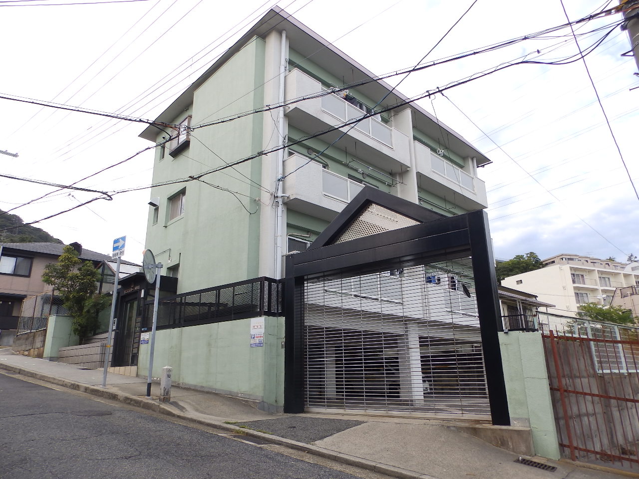 建物外観　南向き