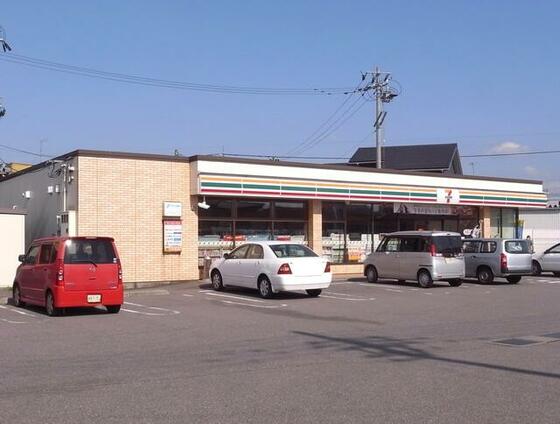 コンビニ　セブンイレブン富山上田島店（コンビニ）まで266m
