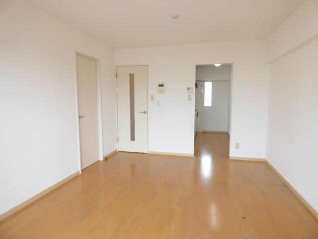 JUNETTA ?の居間写真