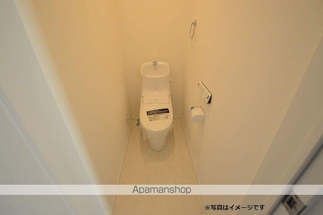 ＪＲ山陽本線 八本松駅 徒歩18分 2階建 築4年のトイレ写真