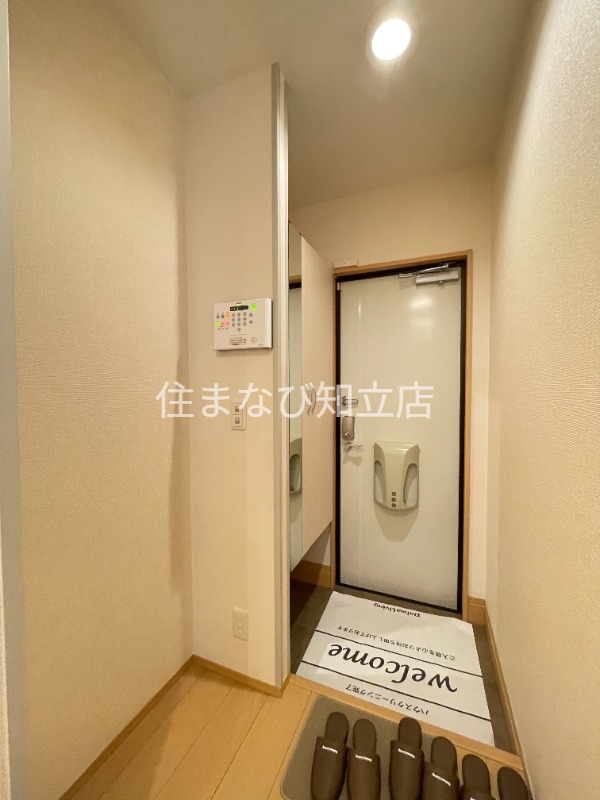愛知環状鉄道 新上挙母駅 徒歩18分 2階建 築11年の玄関写真
