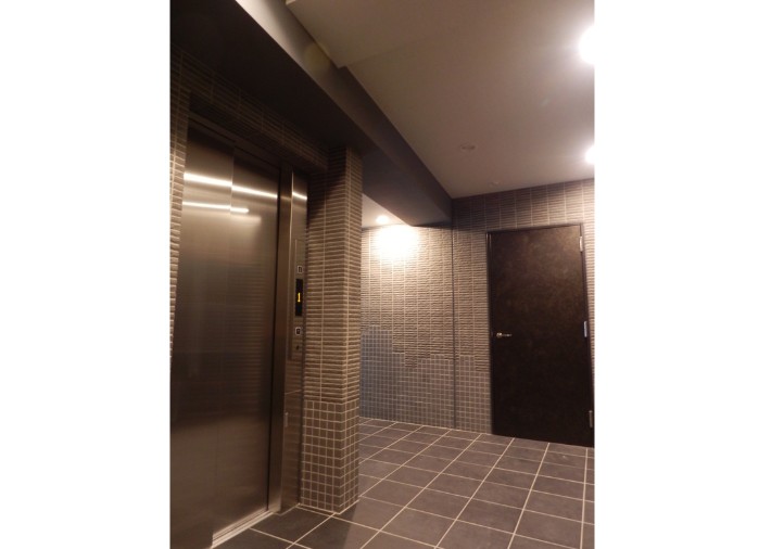ＪＲ山手線 代々木駅 徒歩5分 8階建 築14年の外観写真