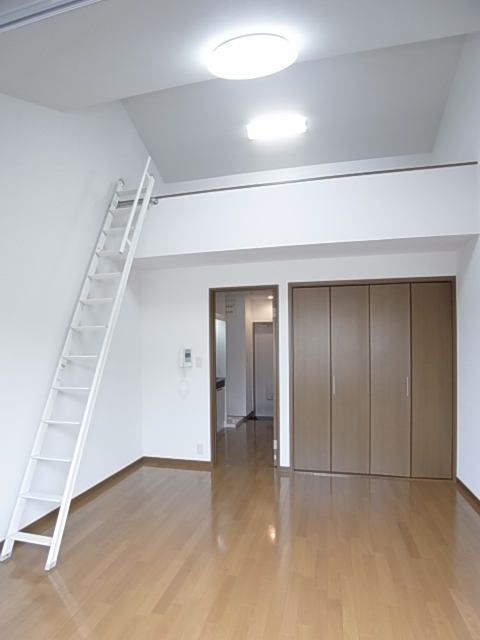 ルーエン大町の居間写真
