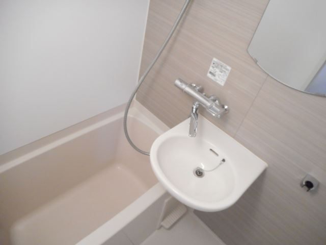 バス・シャワールーム　別部屋参考写真