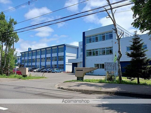 中学校　恵明中学校（中学校）まで300m