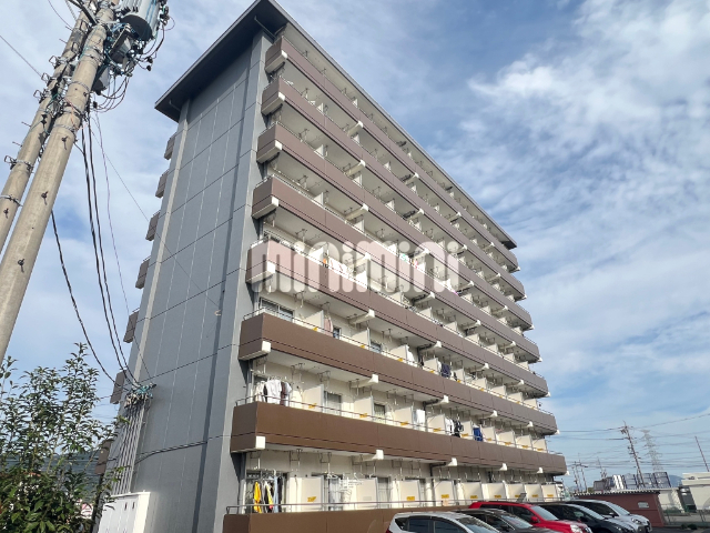 建物外観　エレベータ・オートロック付きのマンション