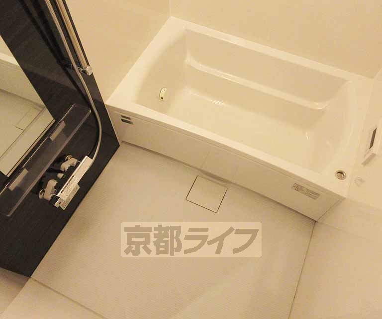バス・シャワールーム　ゆったりとしたバスルームです！