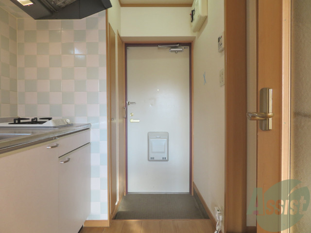 玄関　玄関の様子です。明るい印象ですね。気分もあがりそう。