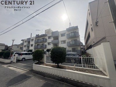 建物外観　敷地内に駐車場があります！