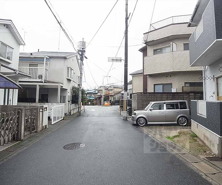 その他　前面道路です。