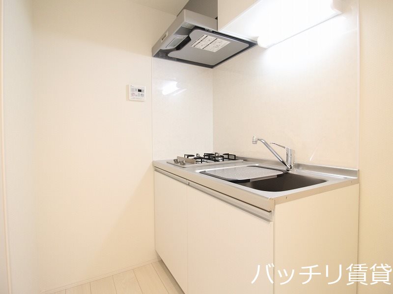 キッチン　画像は別号室タイプの為、現状を優先致します。