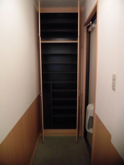 玄関　シューズボックス