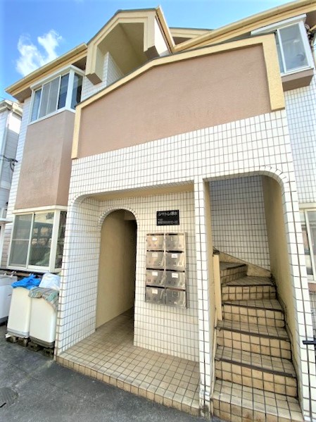 建物外観　お洒落な外観タイル張り物件。