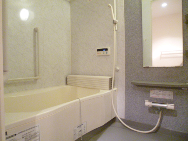 バス・シャワールーム　追い焚き付き