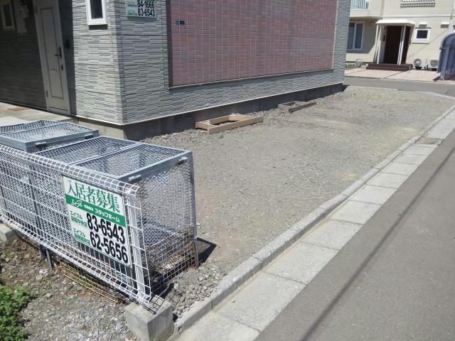 駐車場　駐車場