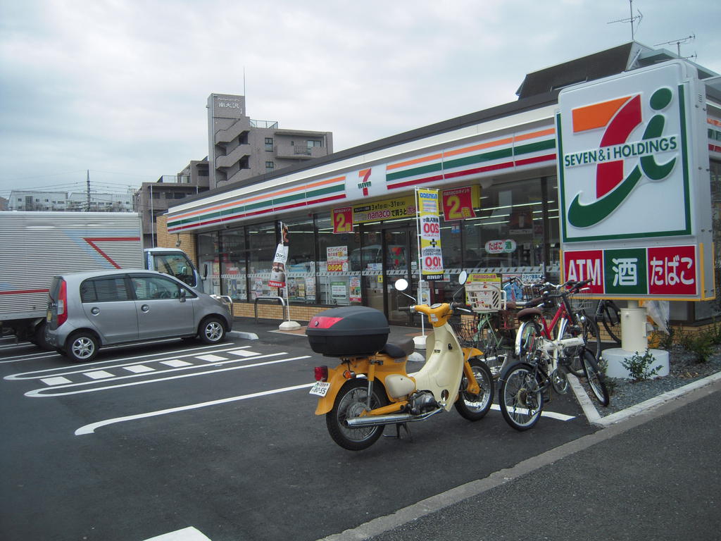 コンビニ　セブンイレブン八王子下柚木東店（コンビニ）まで114m