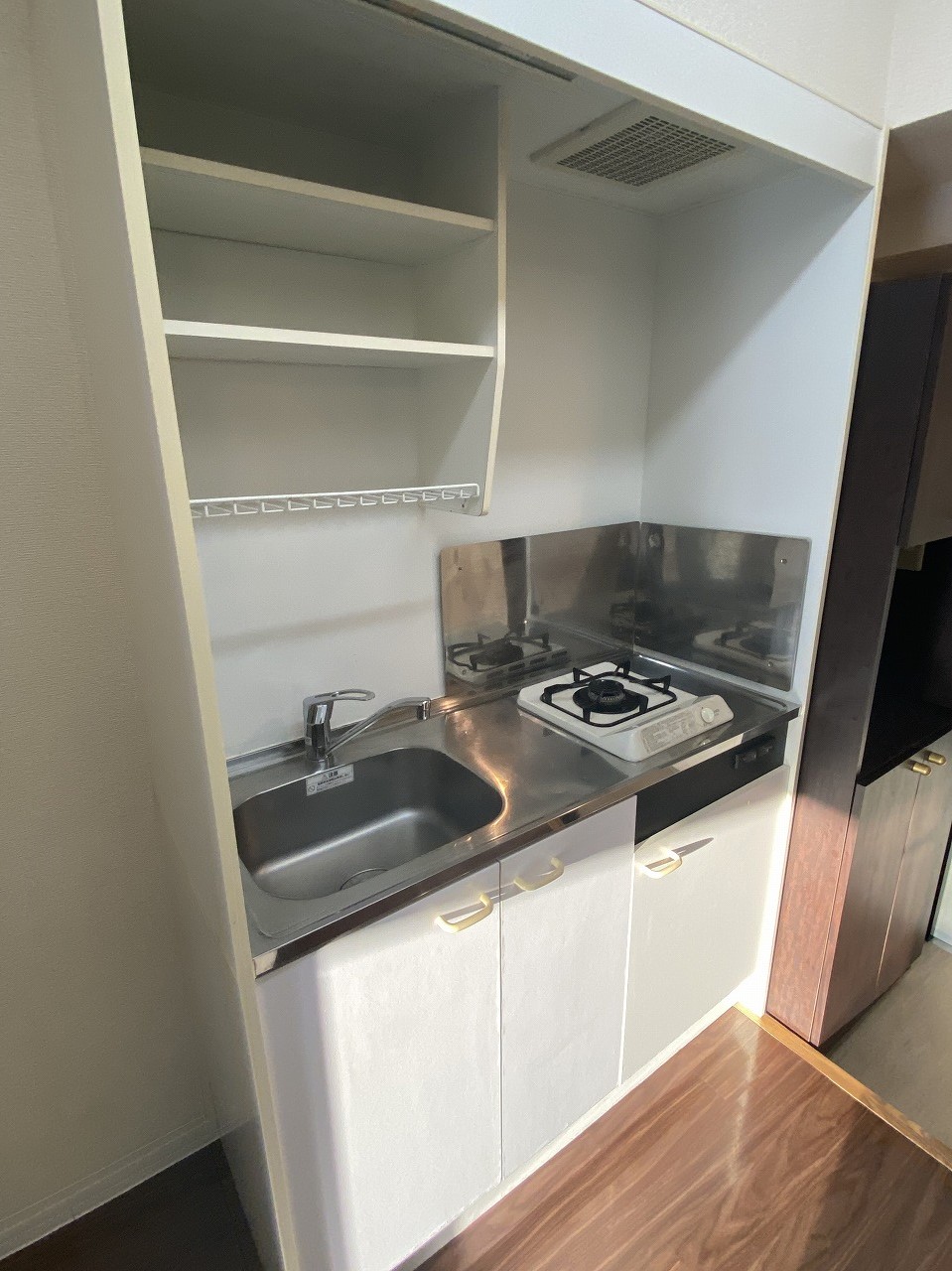 キッチン　※退去前のため、以前の写真を使用しています。