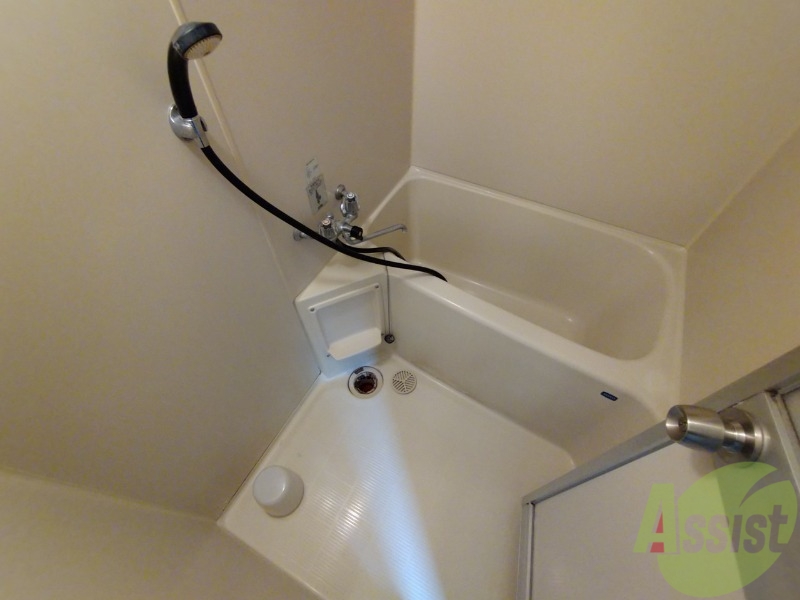 バス・シャワールーム　ユニットバスです。疲れを癒すのに欠かせませんね！