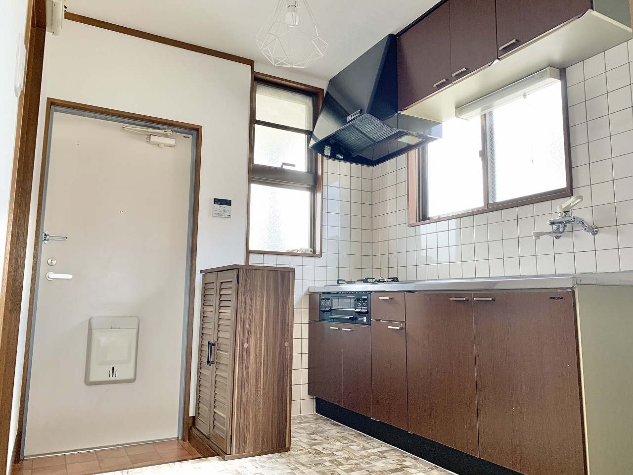 キッチン　シューズボックス設備付き