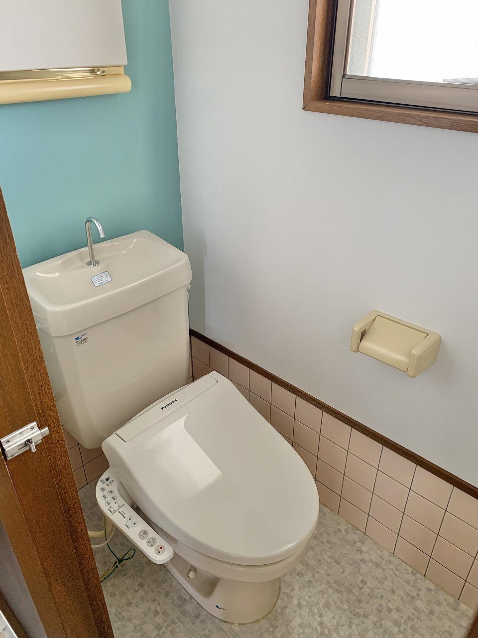 トイレ　温水洗浄機能付トイレ