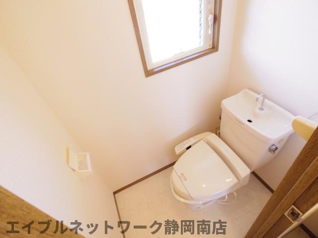 トイレ　清潔感のあるトイレです