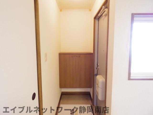 玄関　シンプルで使いやすい玄関です