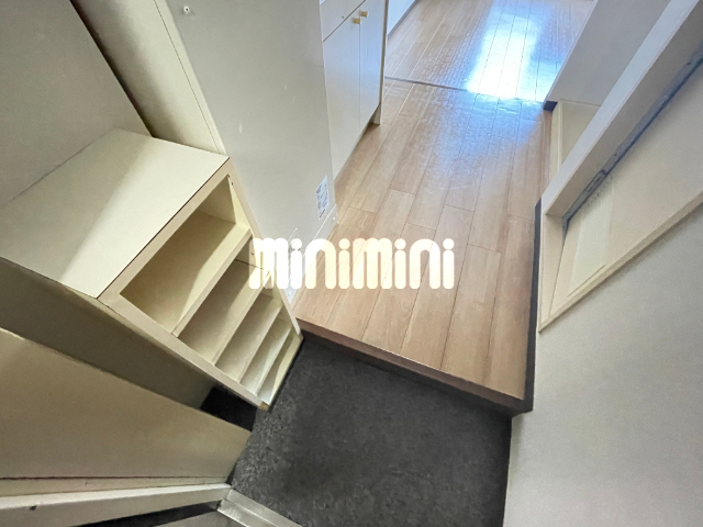 玄関　玄関収納ございます