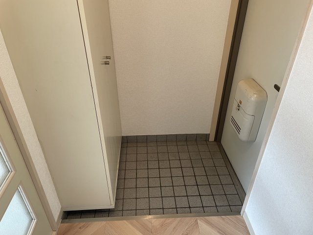 地下鉄四つ橋線 玉出駅 徒歩3分 4階建 築36年の玄関写真