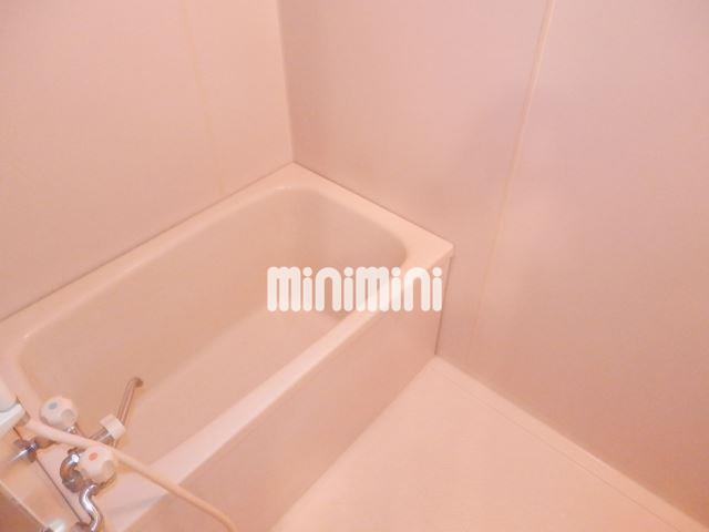 バス・シャワールーム　給湯式もお風呂はゆったり設計です。