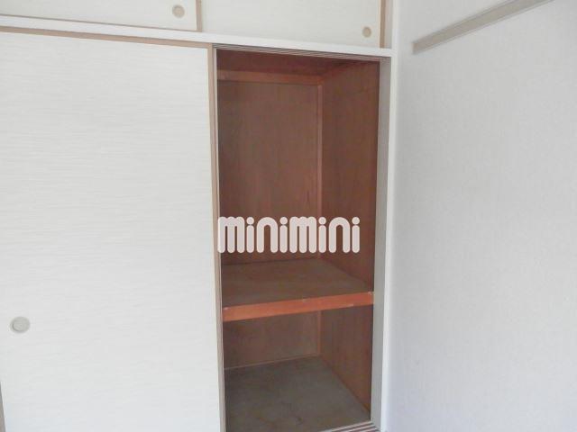 収納　押入タイプの収納です。