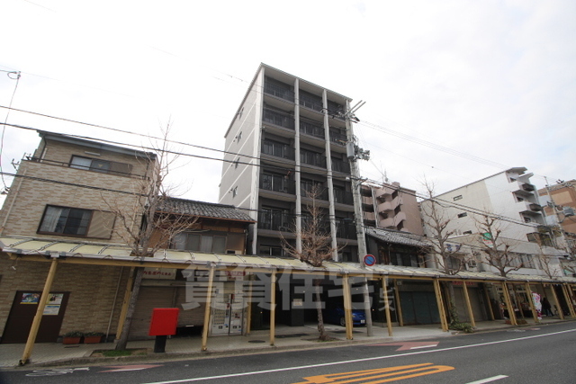 【京都市下京区西七条南東野町のマンションの建物外観】