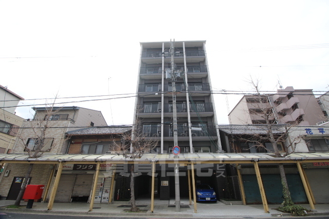 【京都市下京区西七条南東野町のマンションの建物外観】