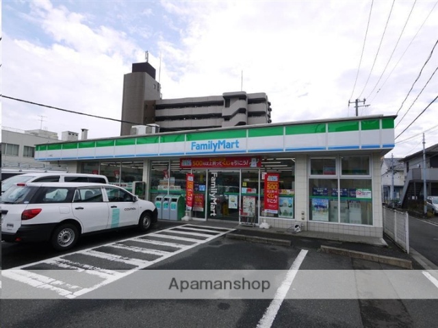 コンビニ　ファミリーマート二の森店（コンビニ）まで327m