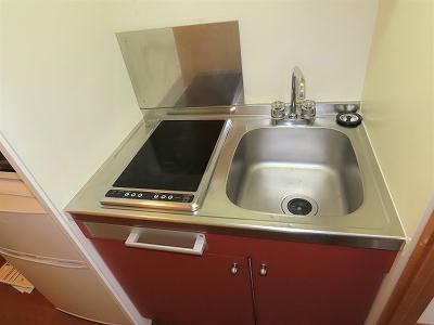 キッチン　2口の電気コンロまたはIHコンロとなります