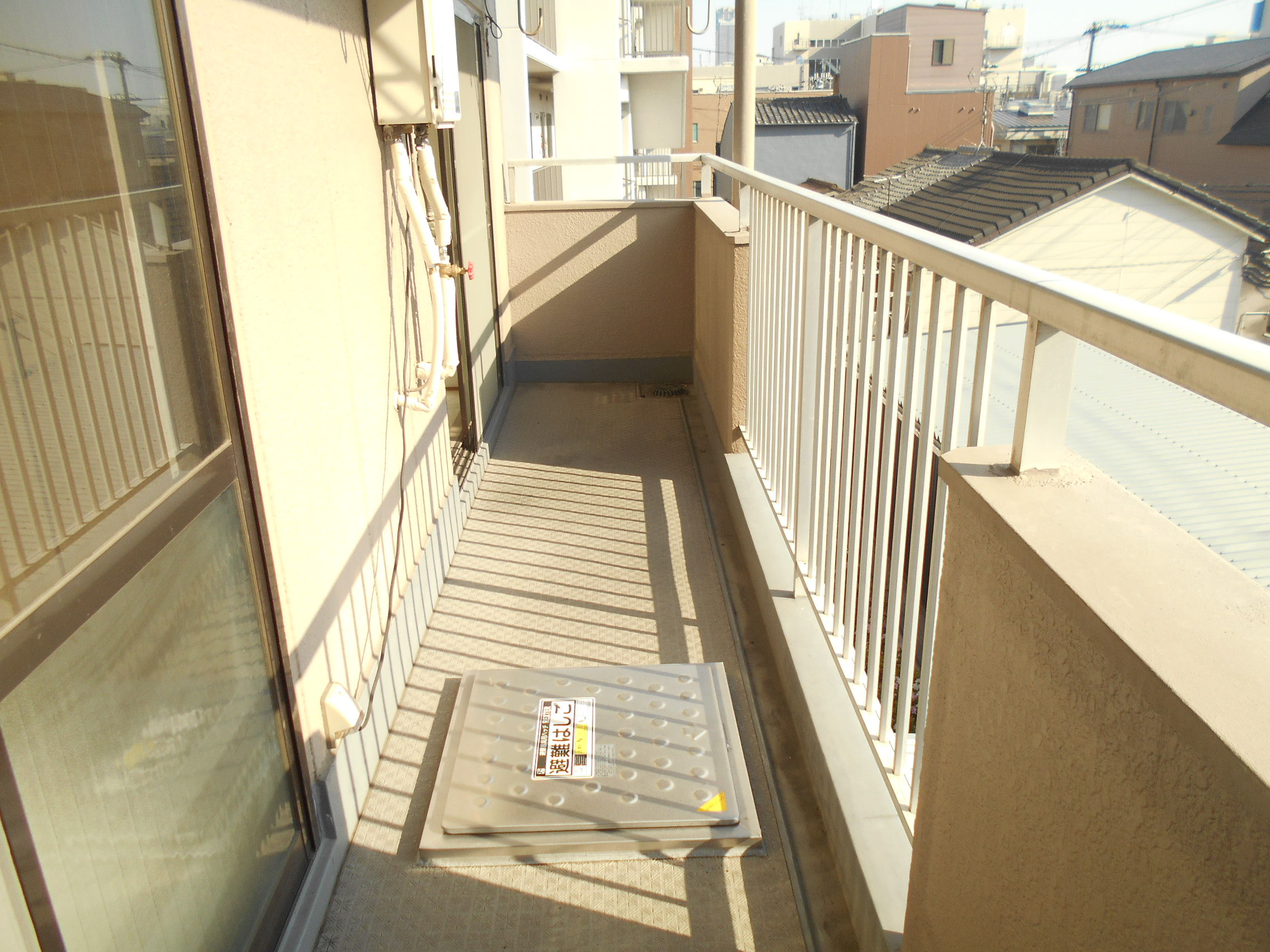 バルコニー　広々バルコニー