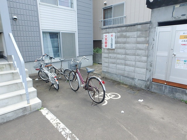 【札幌市厚別区厚別南のマンションの駐車場】