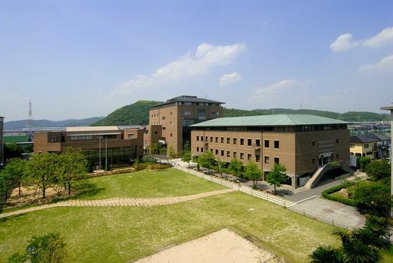 【岡山市北区庭瀬のマンションの大学・短大】