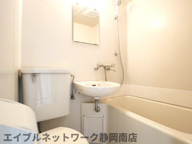 バス・シャワールーム　お風呂です