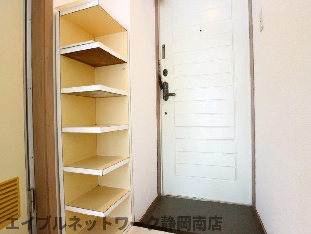 玄関　落ち着いた玄関です