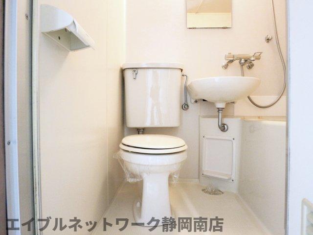 トイレ　コンパクトで使いやすいトイレです