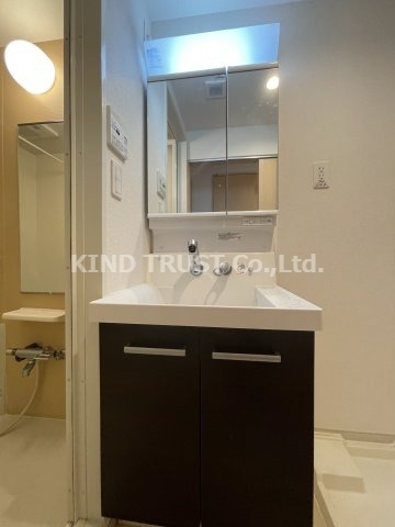 洗面設備　脱衣スペースもあります