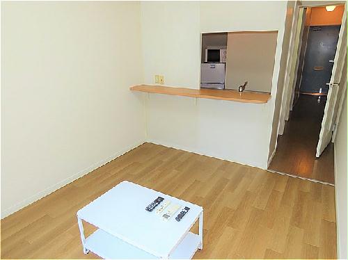 居室・リビング　家具家電が備え付けのお部屋です